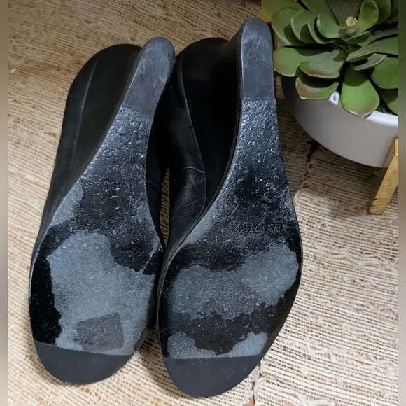 Lanvin • Leather Scrunch Wedge Pumps in Black
