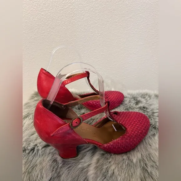 Latitude Femme made in Italy red flamenco satchel handwoven shoes