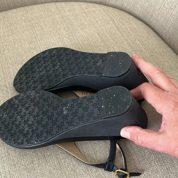LAUREN Ralph Lauren Jeannie sandals Black logo gold tone  Wedge T-Strap