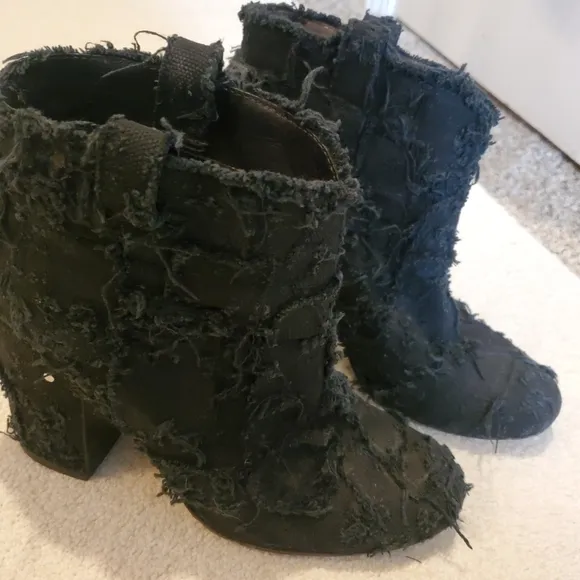 Laurence Dacade Riding Boots. Ankle. Black sz 9.5 (39.5). Block heel. Round toe