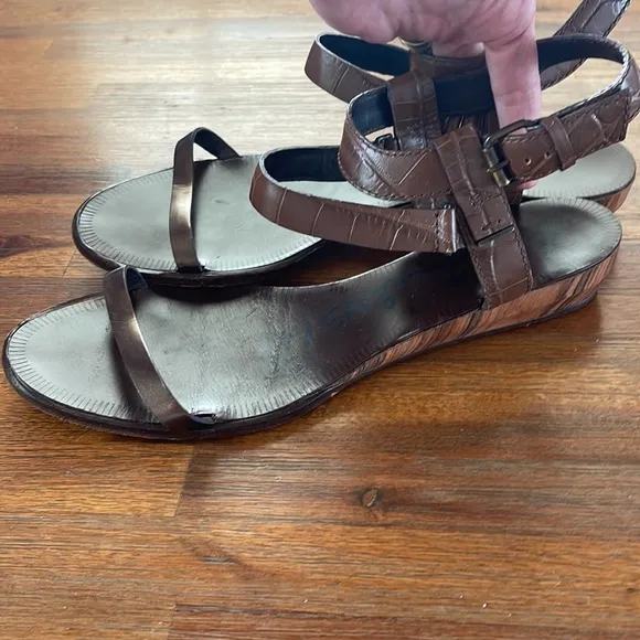 Lavin Brown Leather w‎ Metallic Brown Toe Strap wedge sandals size 42 / 11 10.5
