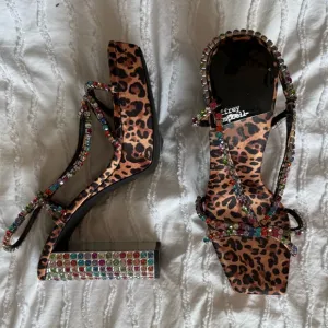 Leopard Print Multicolor Accents platform heels