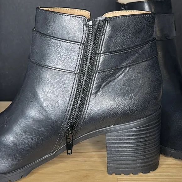Life Stride Boot Black Miranda Block Heel Faux‎ Leather in Size 9  New