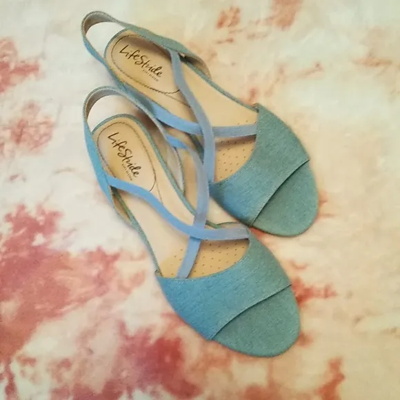 Life Stride 💙 Wedge Sandals 💙