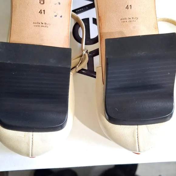 LIKE NEW Aeyde Cream Leather Sandals Size 41! RARE!