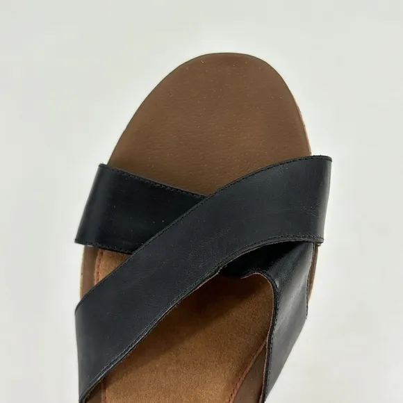 Like new Cobb Hill black leather wedge sandals size 12 no box