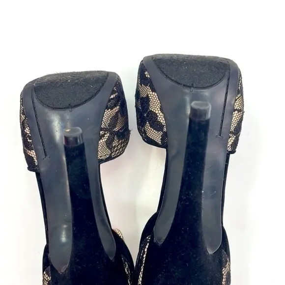 Like New in box Guess black lace and gold chain ankle strap platform shoes sz 7