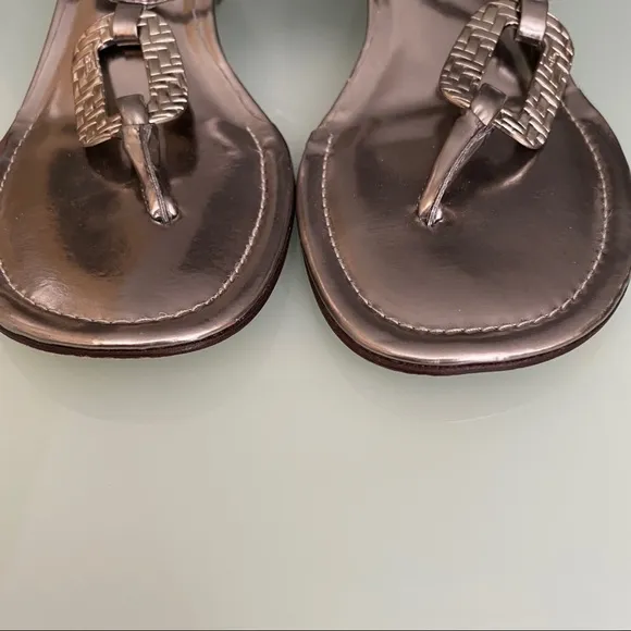 Lilly Pulitzer | Silver Wedge Medallion Sandals 🌴