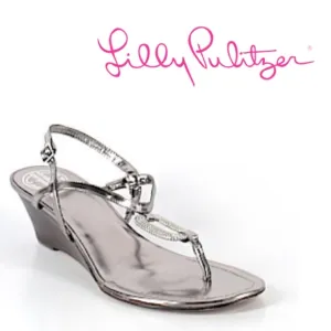 Lilly Pulitzer | Silver Wedge Medallion Sandals 🌴