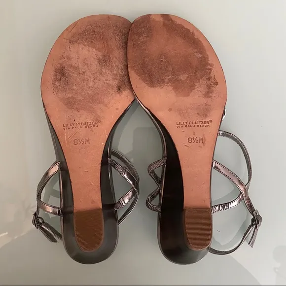 Lilly Pulitzer | Silver Wedge Medallion Sandals 🌴