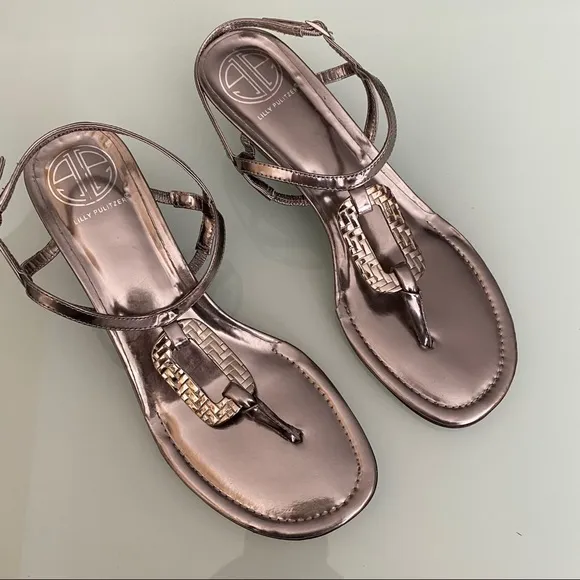 Lilly Pulitzer | Silver Wedge Medallion Sandals 🌴