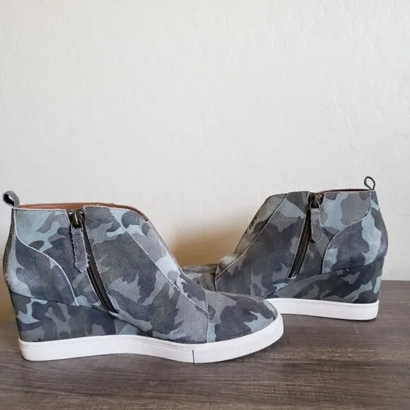 Linea Paolo Anna Slip-On Suede Camouflage Wedge Sneakers Shoes Size Womens 10.5