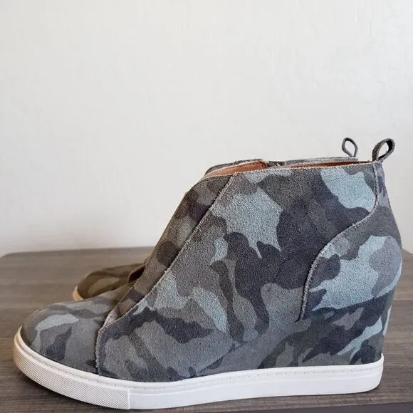 Linea Paolo Anna Slip-On Suede Camouflage Wedge Sneakers Shoes Size Womens 10.5