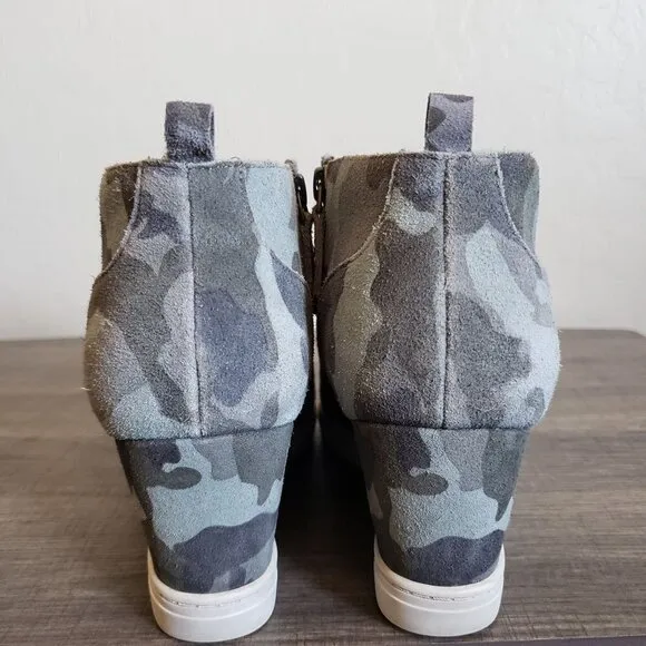 Linea Paolo Anna Slip-On Suede Camouflage Wedge Sneakers Shoes Size Womens 10.5