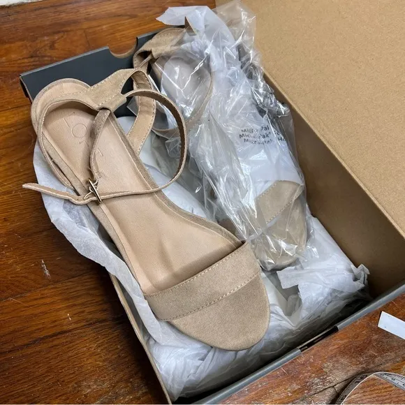 LOFT Ankle Strap Block Heel Sandals size 8.5