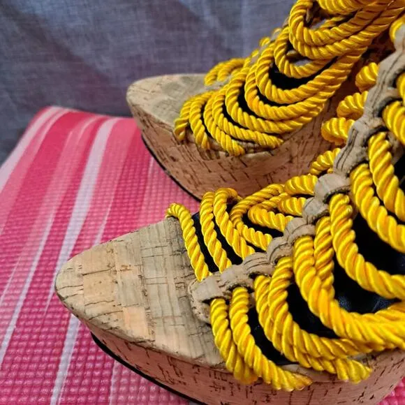 London Trash Platform Wedge Sandals Wood Women Size 5