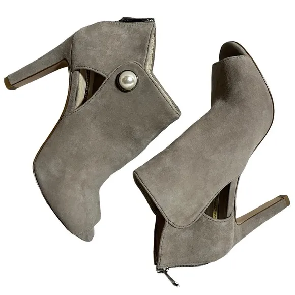 Louise Et Cie Illisa Grey Suede Peep-toe high heel booties size 8