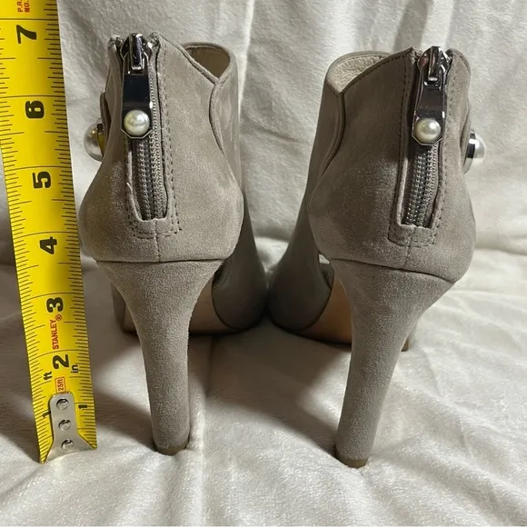 Louise Et Cie Illisa Grey Suede Peep-toe high heel booties size 8