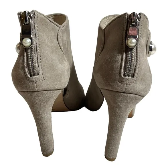 Louise Et Cie Illisa Grey Suede Peep-toe high heel booties size 8