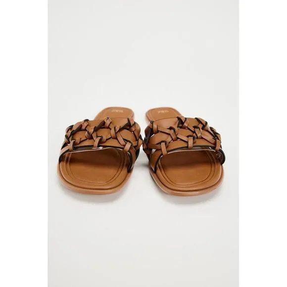 LOW HEEL KNOTTED SANDALS