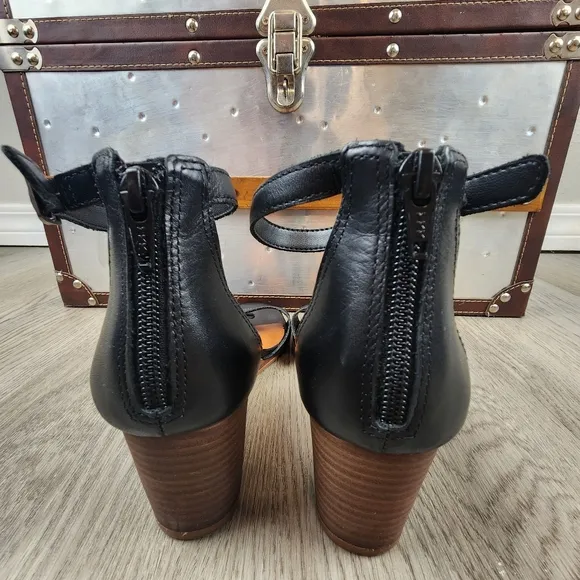 Lucky Brand Jodella Wedge Sandals Size 8