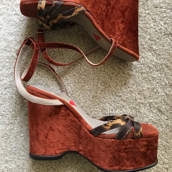 LUICHINY Spain VINTAGE Leopard Pinup Style PLATFORM Heels 7B