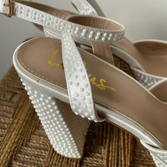 Lulus Shoes Women’s 9 Pearlla White Satin Pearl Platform Ankle Strap Heel Sandal