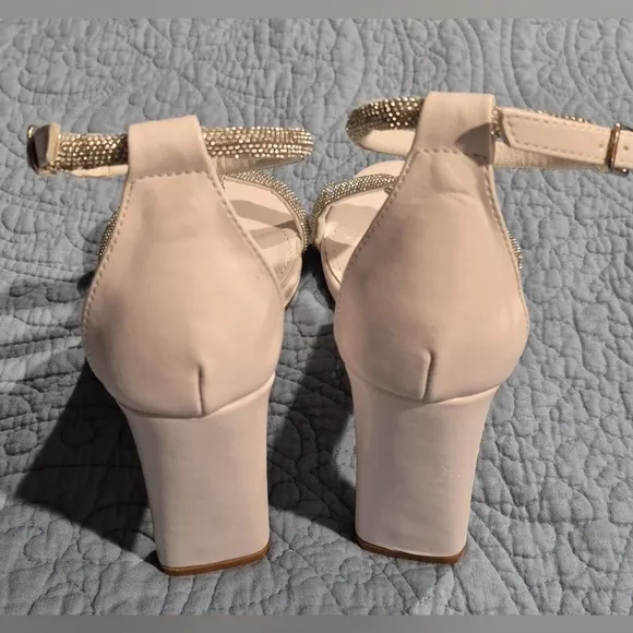 Lulu's White and Silver Women's Heels