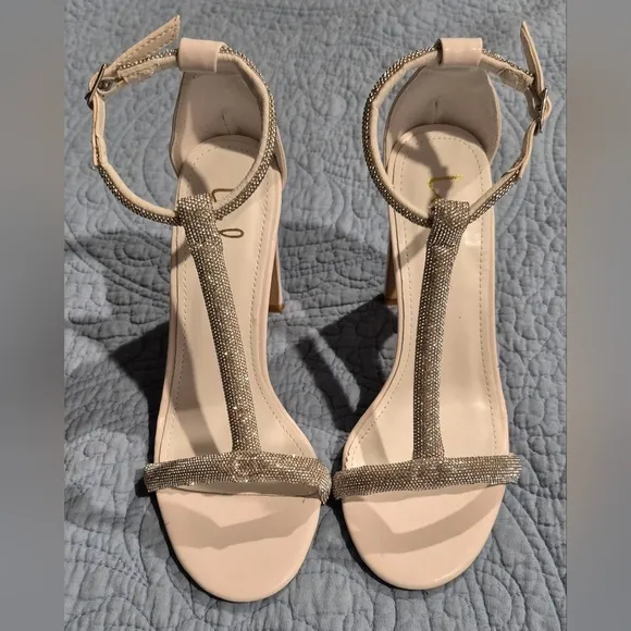 Lulu's White and Silver Women's Heels