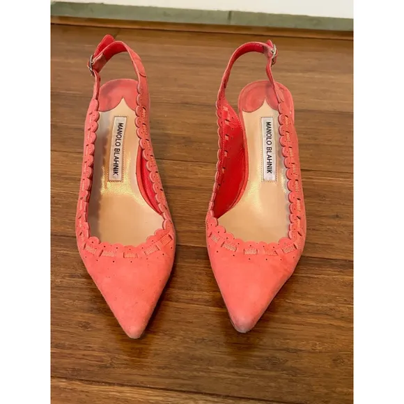 Manolo Blahnik CIABOI Carolyne Suede Scalloped Slingback Pink Coral …