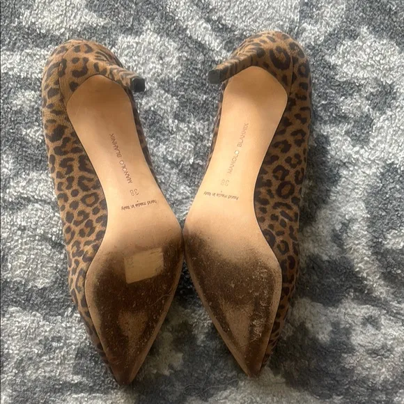 Manolo Blahnik Leopard Print Suede Pointed Toe Pumps Heels