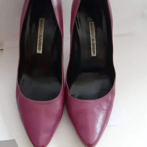 Manolo Blahnik womens heels limited edition sz 40