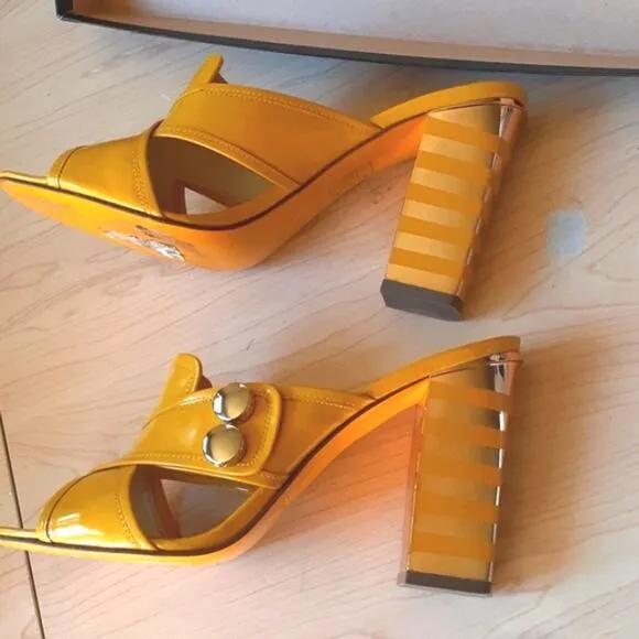 Marc by Marc Jacobs Art Deco Stripe Heels Sz 6.5 Yellow Gold Slipons Rare VNTG