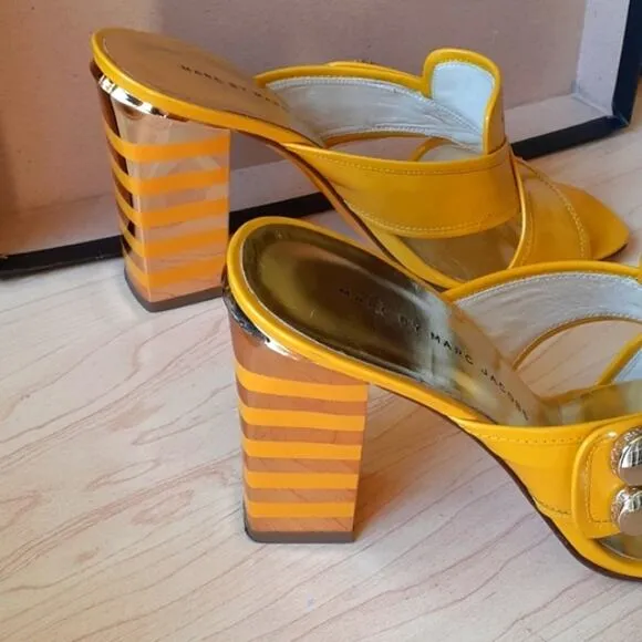 Marc by Marc Jacobs Art Deco Stripe Heels Sz 6.5 Yellow Gold Slipons Rare VNTG