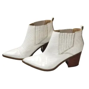 Marc Fisher chelsea boots women's size 10 white alligator look point toe