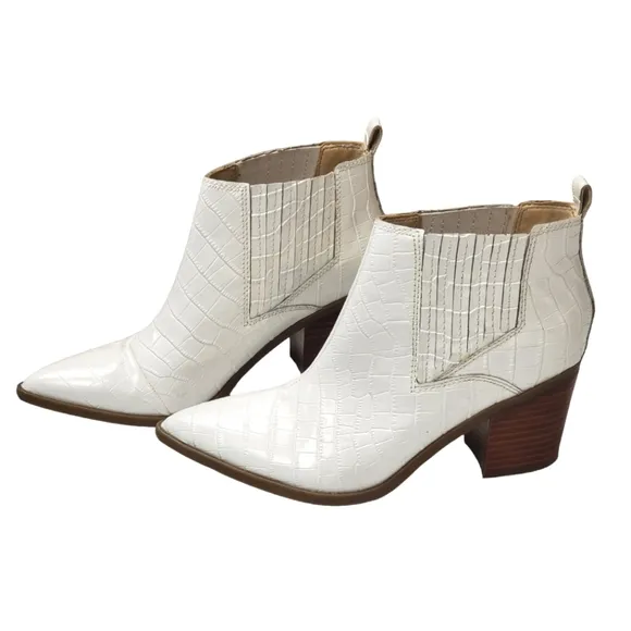 Marc Fisher chelsea boots women's size 10 white alligator look point toe