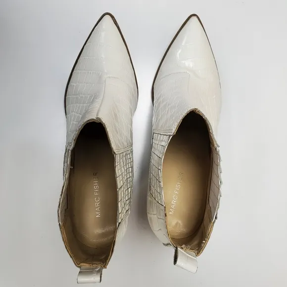 Marc Fisher chelsea boots women's size 10 white alligator look point toe