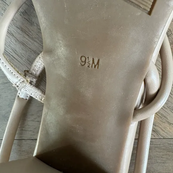 Marc Fisher Galvin Dress Sandals Block Heel Size 9.5 Nude Beige Tan