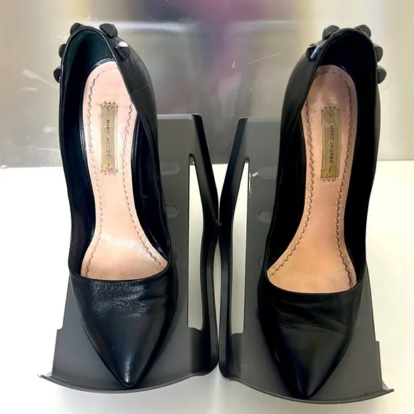 Marc Jacobs Black Calf Leather Studded Heels Pumps. 35 1/2 (US 5)