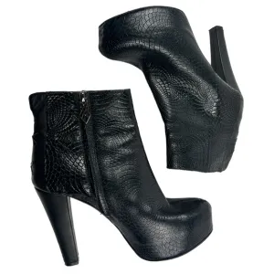 Marchez Vouz by Yeardley Black Leather Platform Heels Booties Size 8.5