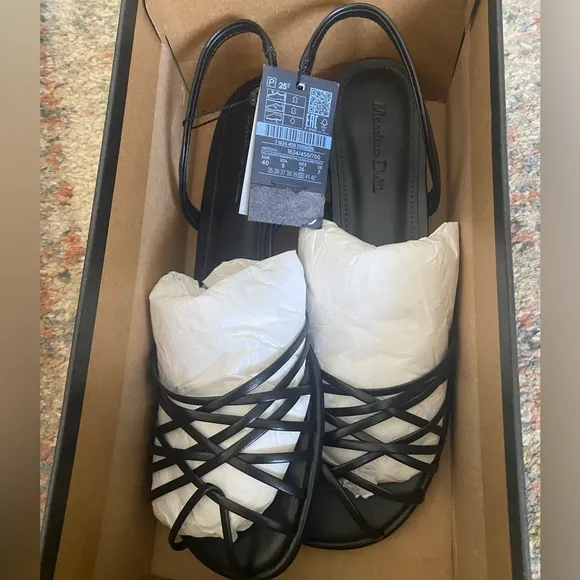 Massimo Dutti NWT high heel sandals with multiple straps black 1624/450