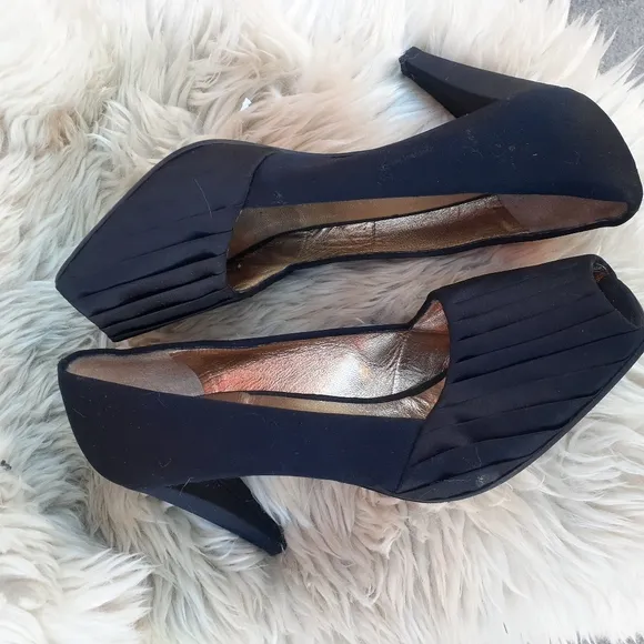 MAX &amp; CO Satin Pleat Square Toe Heels Shoes Pumps 39