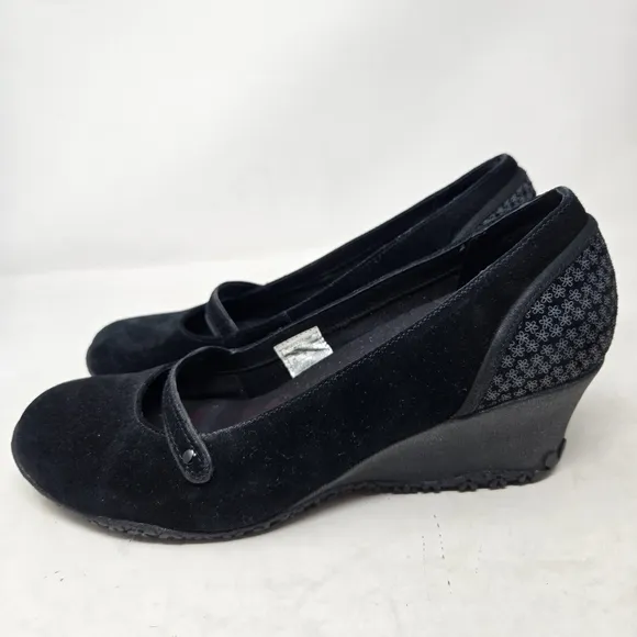 MERELL Petunia Black Suede Wedge MaryJanes Size 9.5M