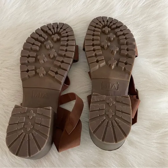 MIA Brown Strappy Block Heel Sandals