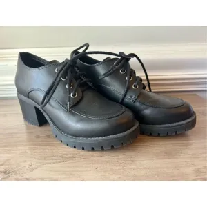 MIA Vicki Platform chunky heel laceup Oxford 7 preppy academia goth Y2K lug sole