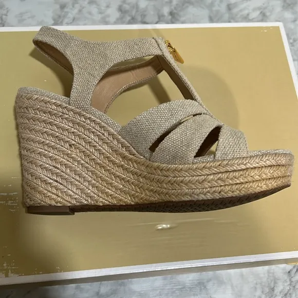 MICHAEL KORK BERKELEY WEDGE SANDALS CREAM  SZ 8