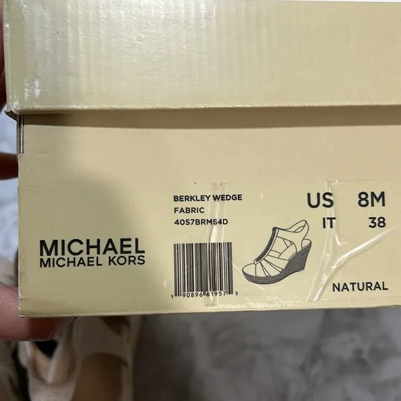 MICHAEL KORK BERKELEY WEDGE SANDALS CREAM  SZ 8