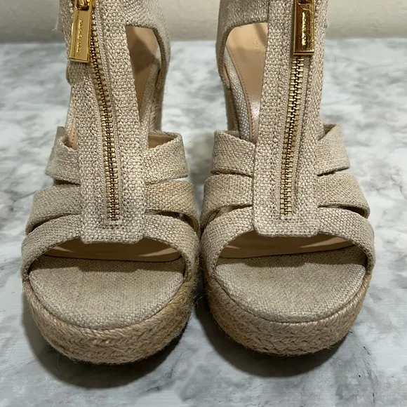 MICHAEL KORK BERKELEY WEDGE SANDALS CREAM  SZ 8