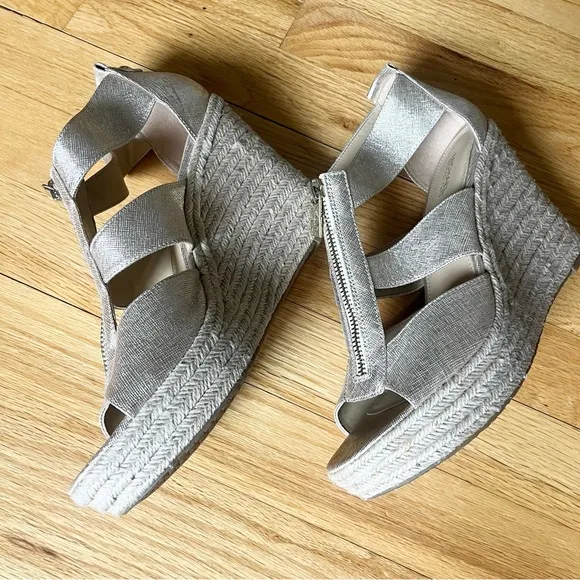 Michael Kors Berkley Metallic Linen Espadrille Wedge Sandals Size 8.5