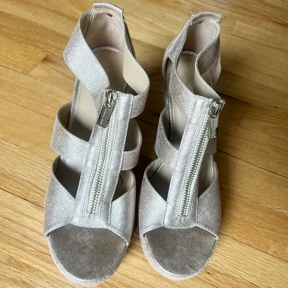 Michael Kors Berkley Metallic Linen Espadrille Wedge Sandals Size 8.5